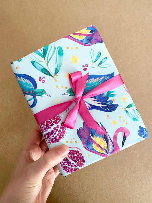 Christmas Tips & Tricks No.1: wrap tape-free Christmas presents