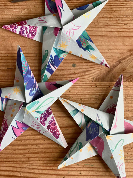 Christmas Tips & Tricks No.2: make your own origami star decorations