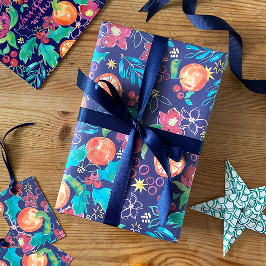 Hellebores & Holly - Wrap & Tag set