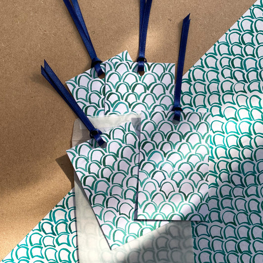 Scallop Tile – gift tags